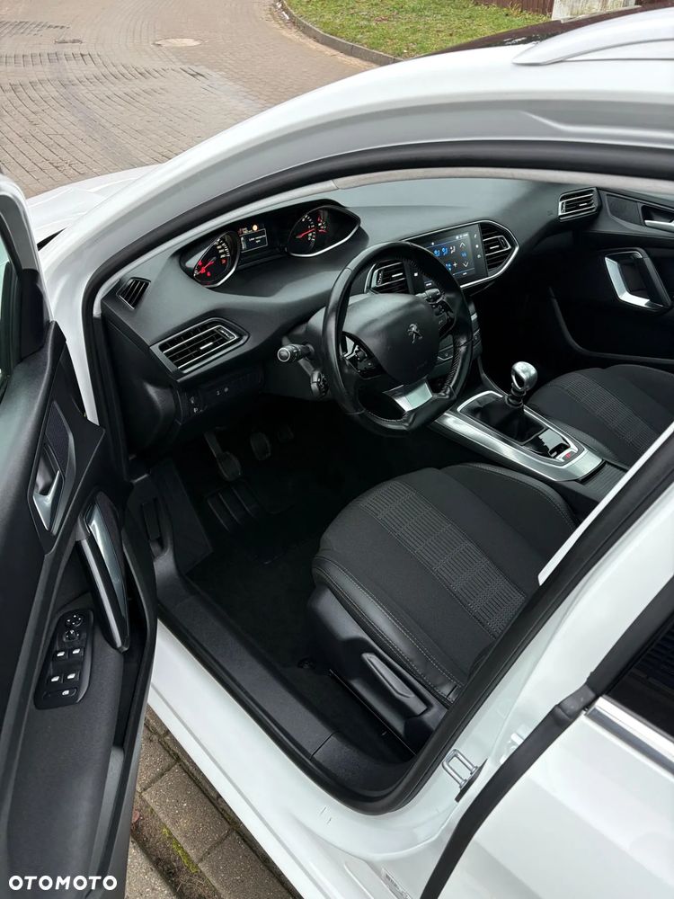 Peugeot 308 BlueHDi FAP 130 Stop & Start Style - 23