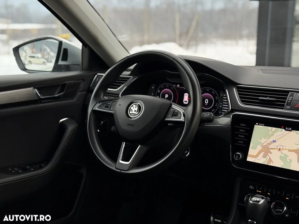 Skoda Superb 2.0 TDI 4X4 DSG Scout - 14