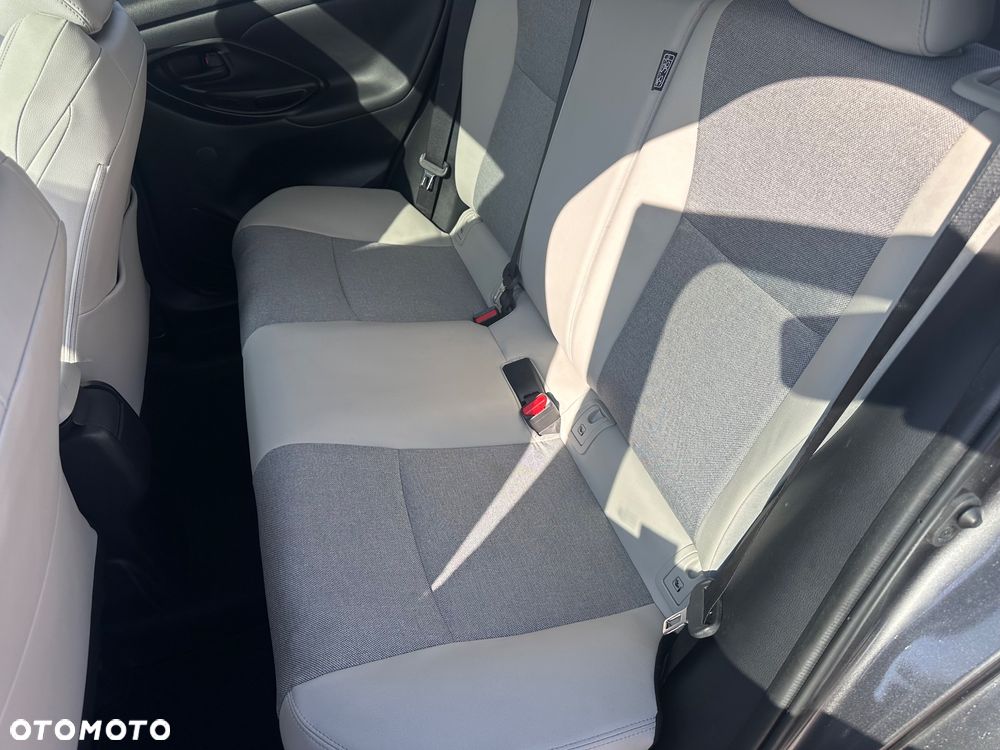 Toyota Yaris Hybrid 1.5 Selection Elegant - 26
