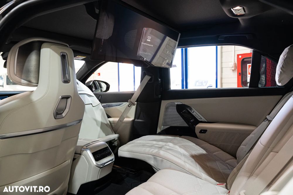 BMW Seria 7 740d xDrive MHEV - 7