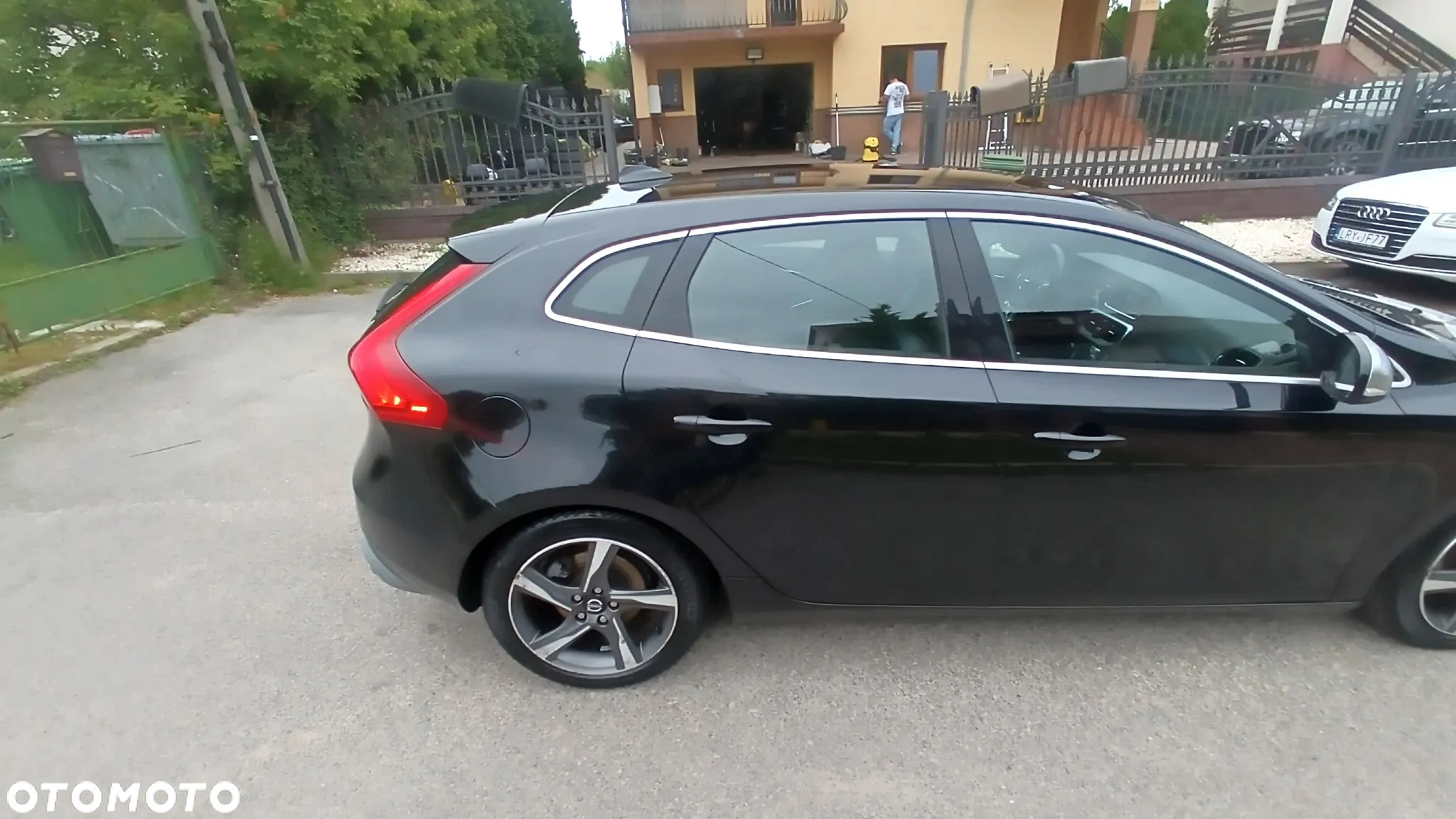 Volvo V40 D2 R-Design - 30