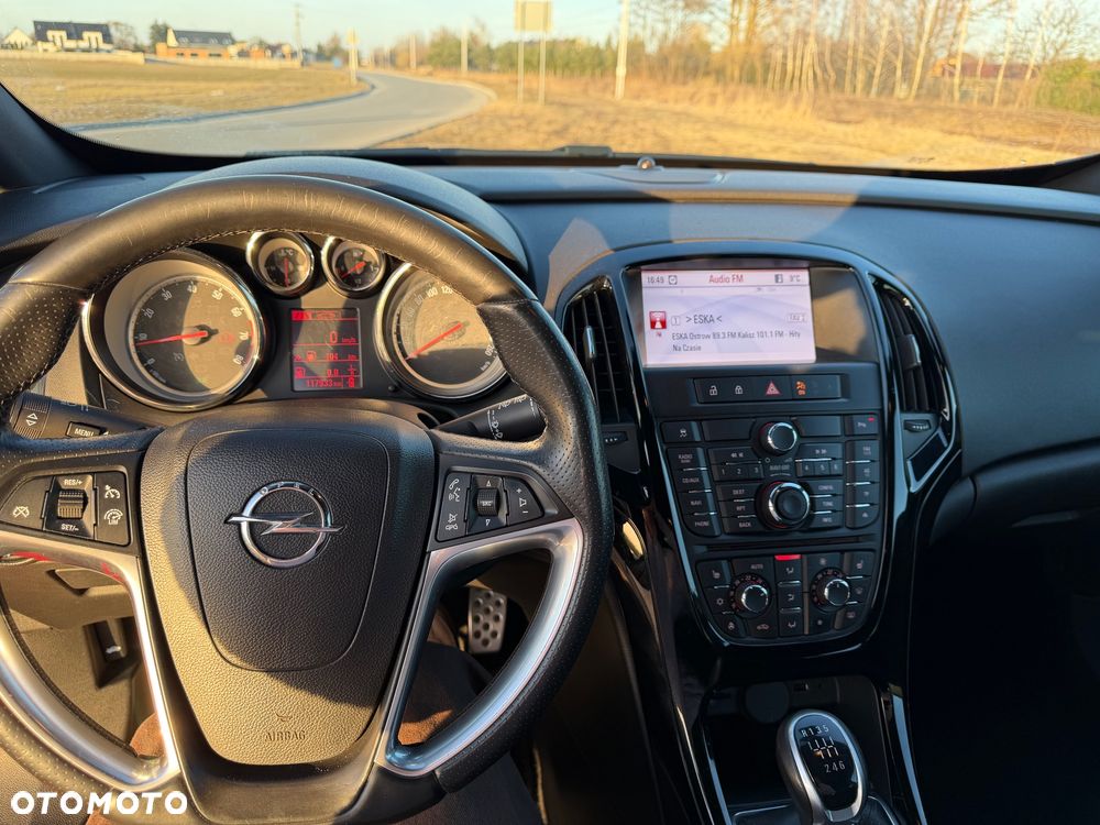 Opel Astra 1.4 T Sport - 8