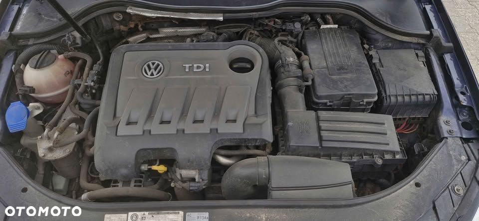 Volkswagen Passat 2.0 TDI Perfectline R-Style DSG - 19