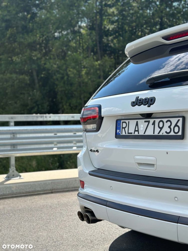 Jeep Grand Cherokee 5.7 V8 HEMI Overland Summit - 20