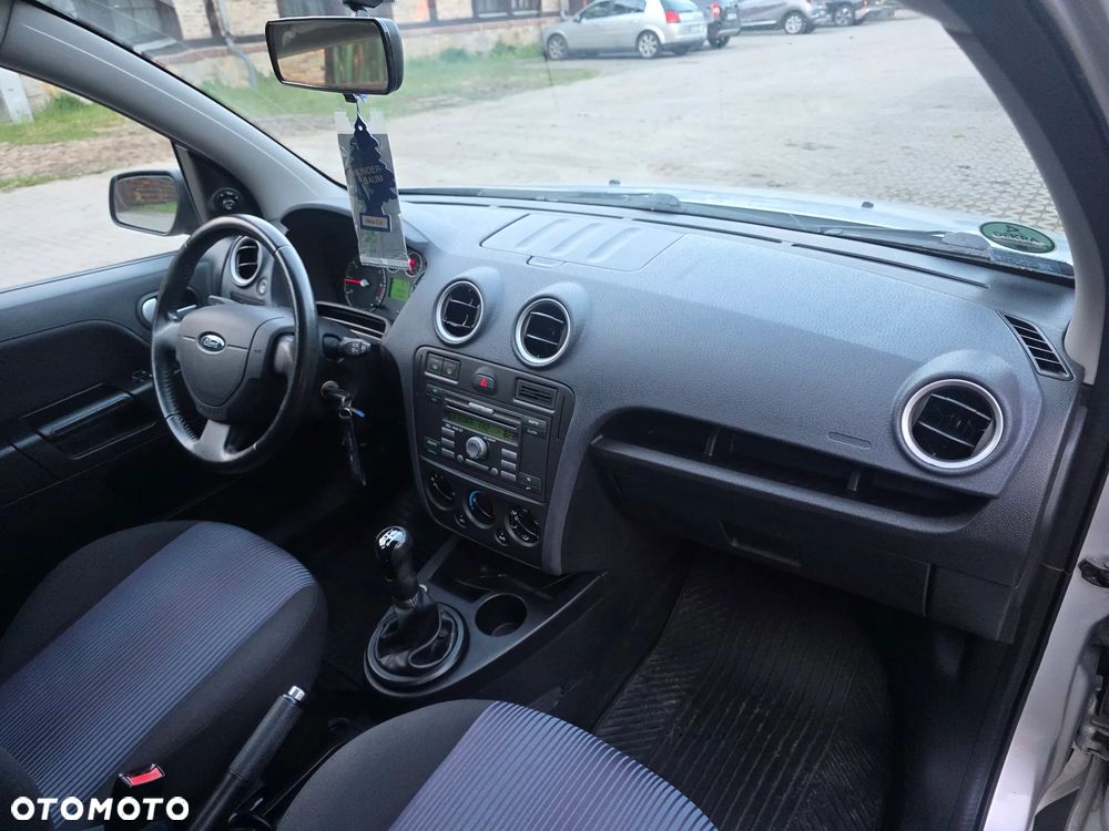 Ford Fusion 1.4 Ambiente - 14