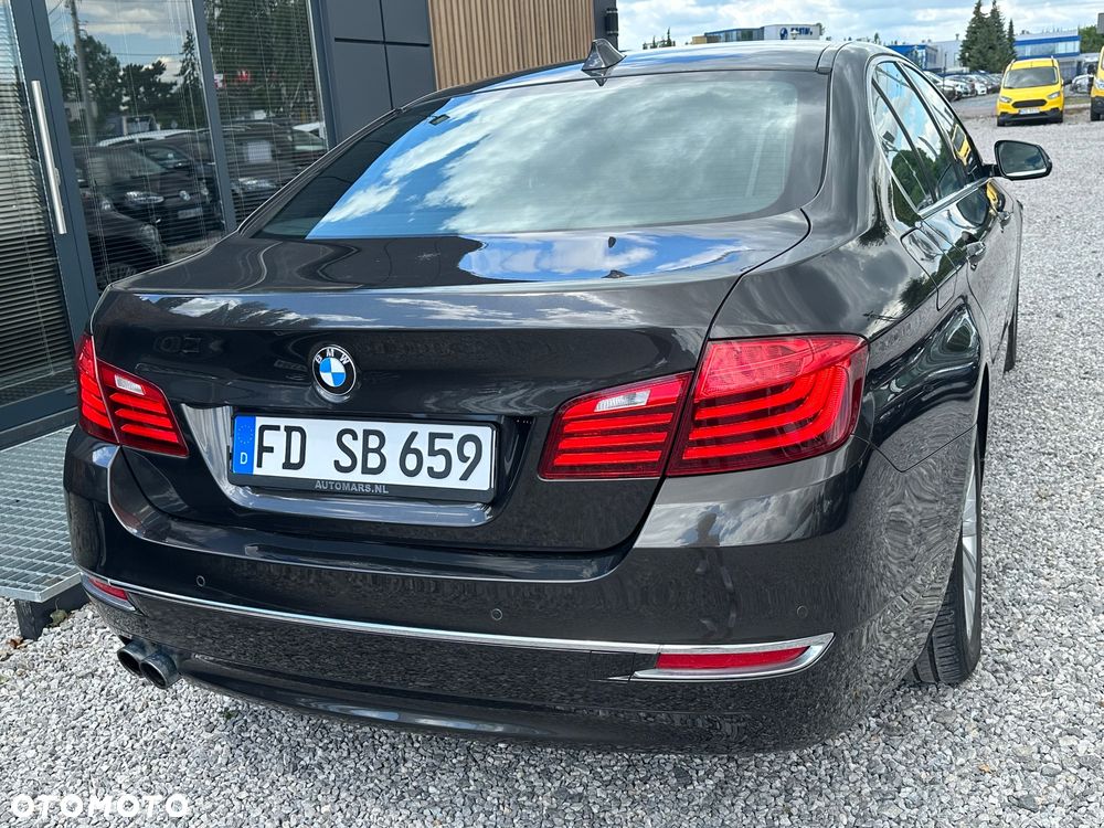 BMW Seria 5 520i Luxury Line - 36