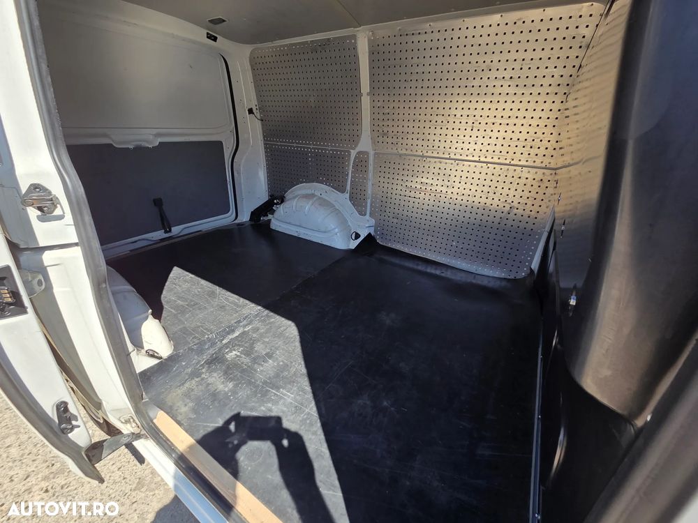 Volkswagen Transporter - 12