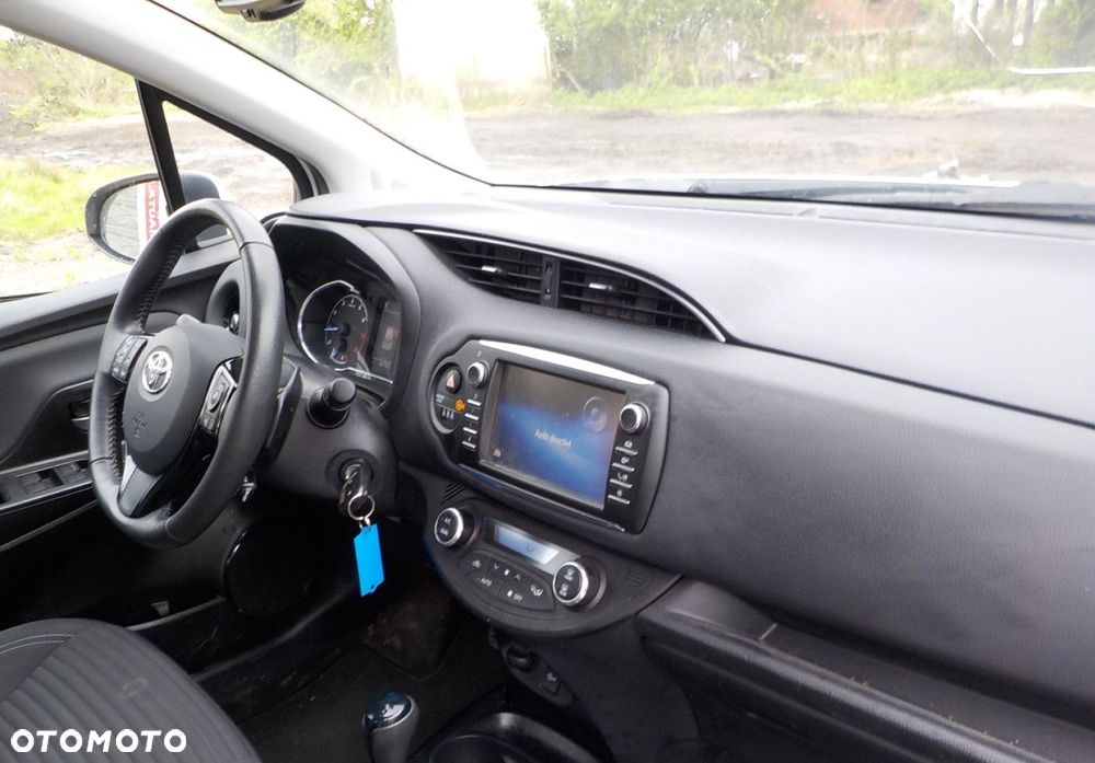 Toyota Yaris - 22