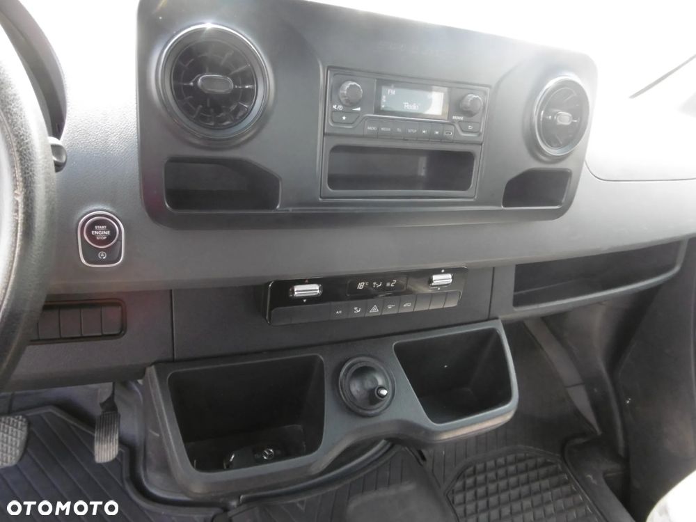 Mercedes-Benz Sprinter - 7