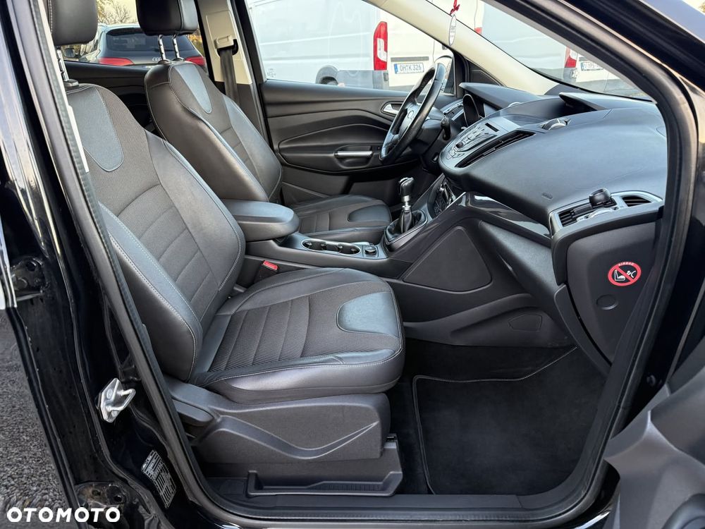 Ford Kuga 2.0 TDCi 2x4 Titanium - 23