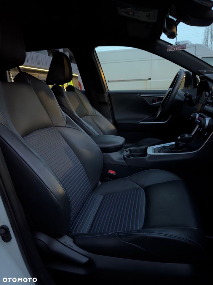Toyota RAV4 2.5 Hybrid Black Edition by JBL 4x4 - 20