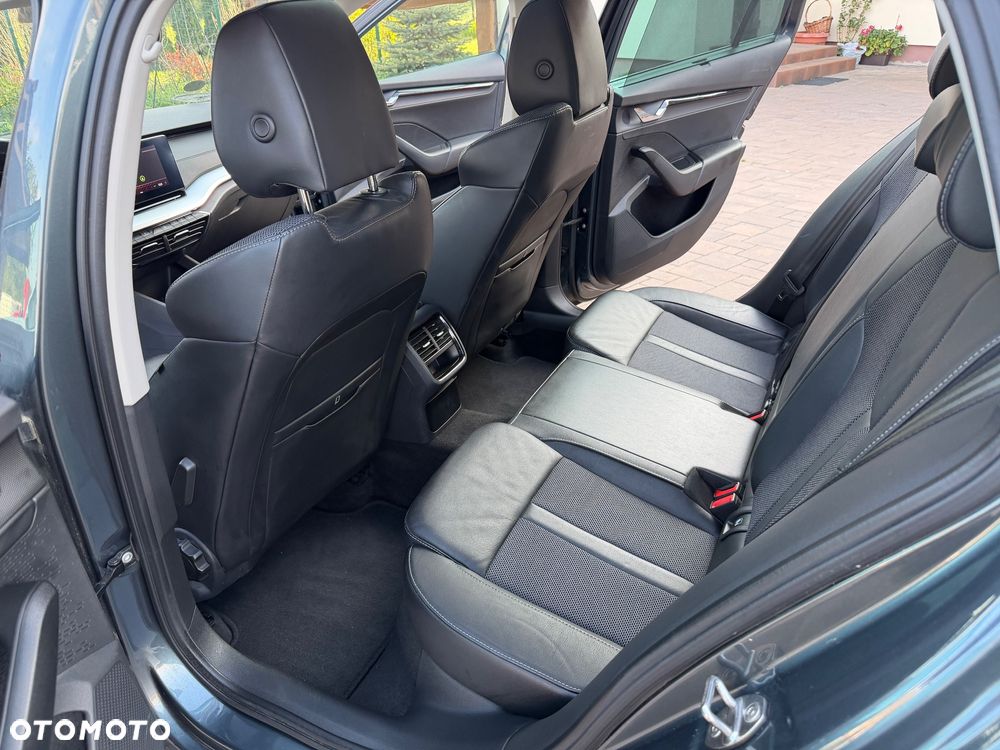 Skoda Octavia 2.0 TDI Sportline DSG - 28