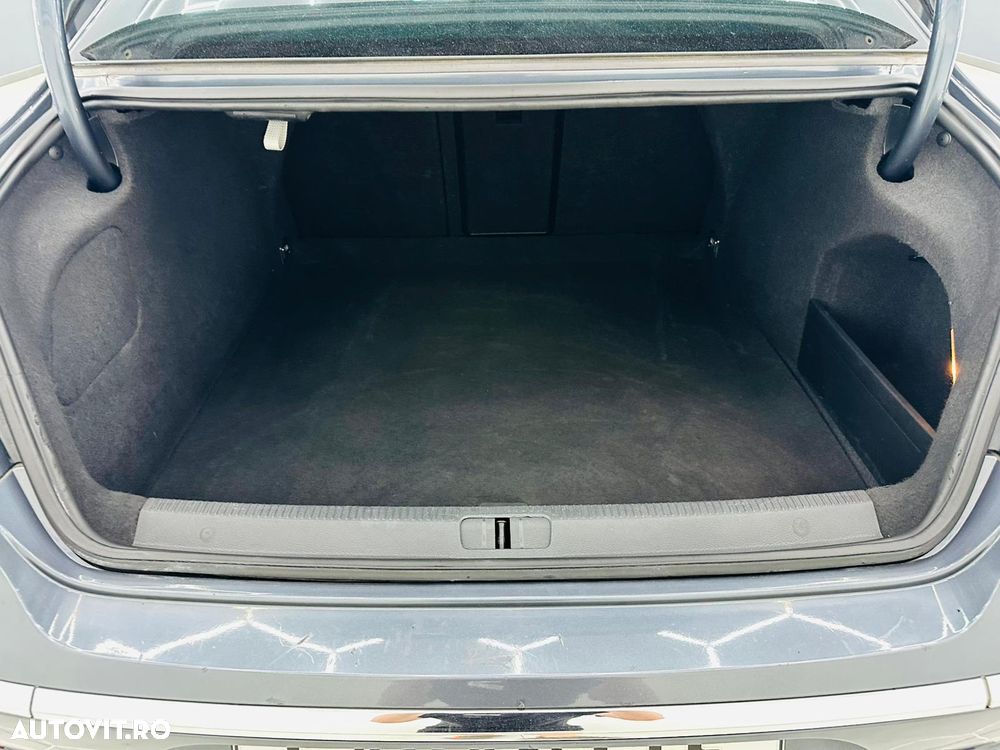 Volkswagen Passat CC 2.0 TDI Exclusive - 17