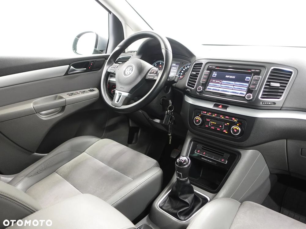 Volkswagen Sharan 2.0 TDI 4Motion BlueMotion Technology Highline - 32