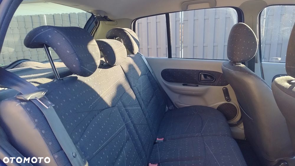 Renault Clio 1.2 16V Confort Authentique - 20