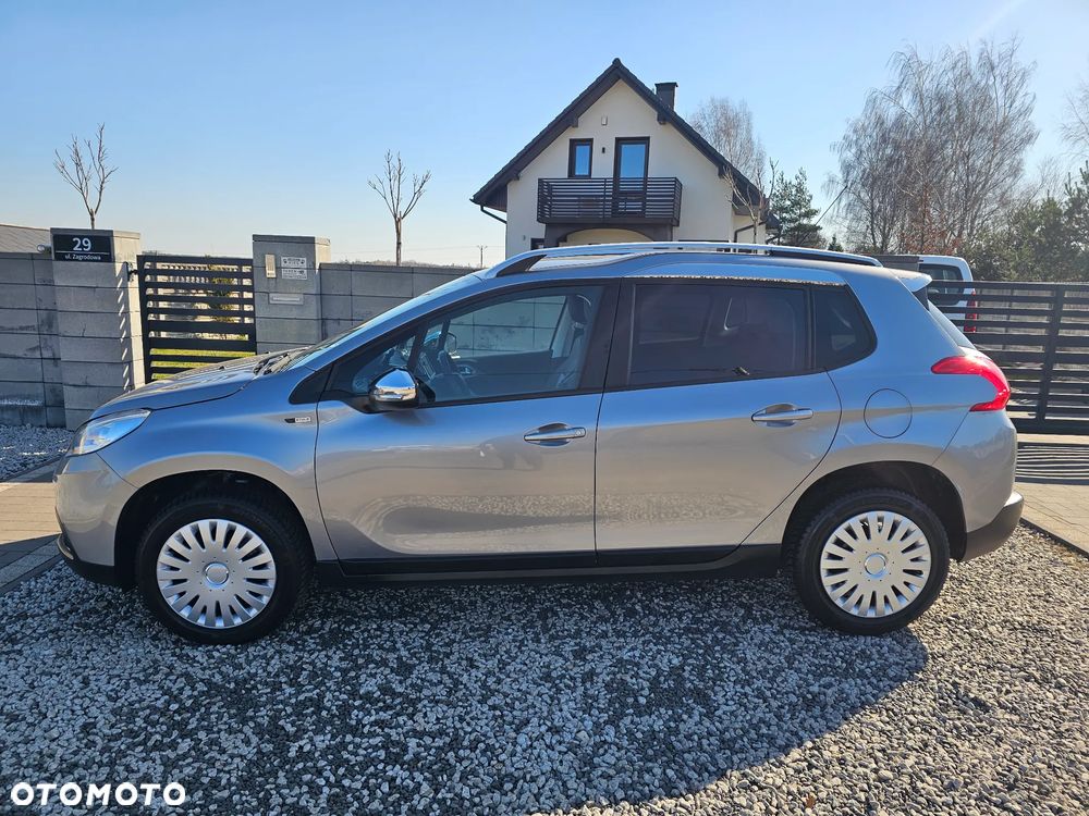 Peugeot 2008 1.2 Pure Tech Style S&S - 5