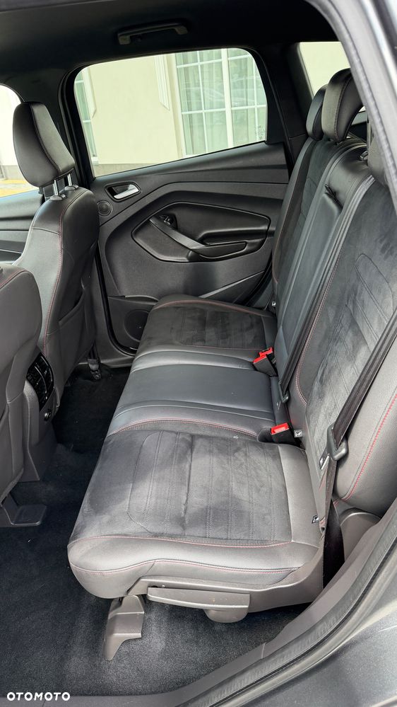 Ford Kuga 2.0 TDCi 2x4 ST-Line - 19