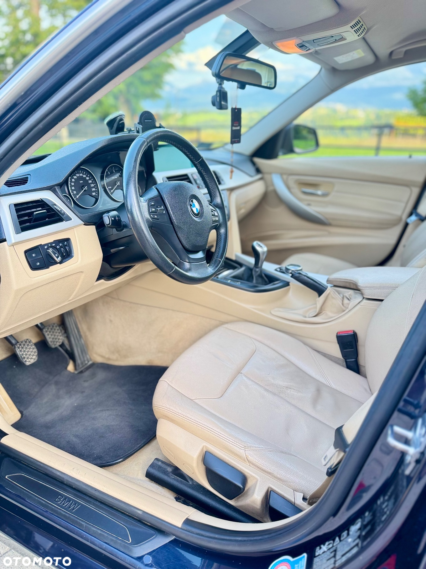 BMW Seria 3 318d xDrive - 12