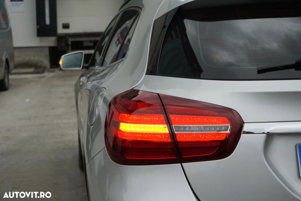 Mercedes-Benz GLA 200 d 4Matic 7G-DCT Urban - 22