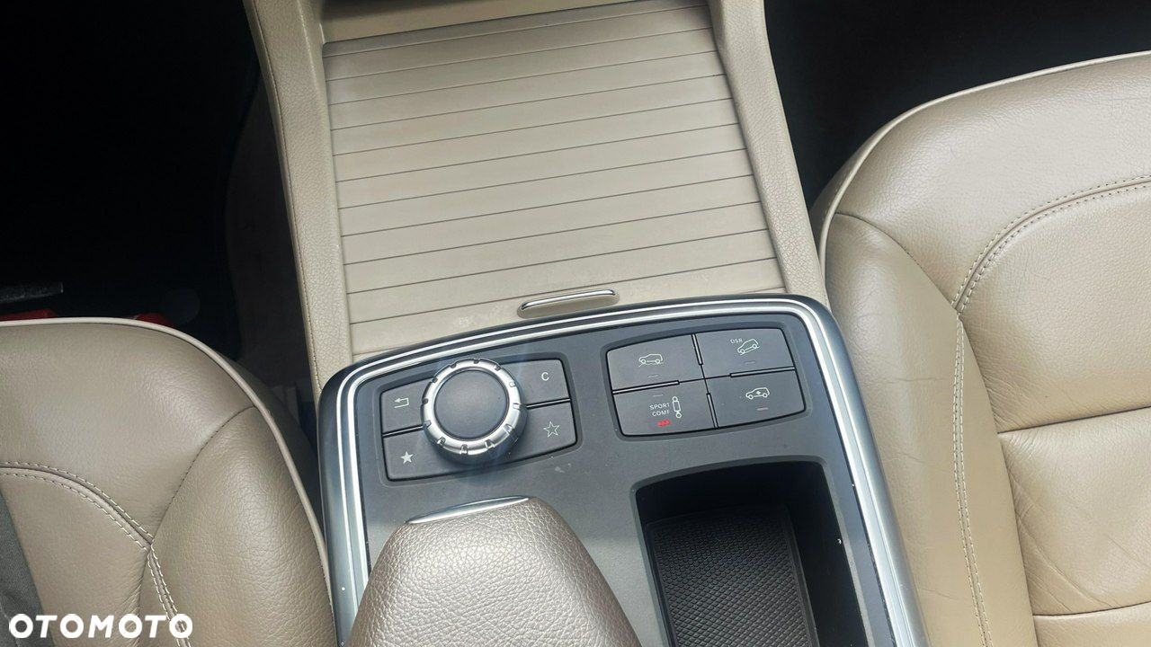 Mercedes-Benz ML 350 BlueTec 4-Matic - 12