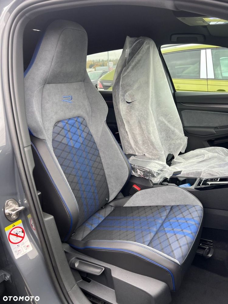 Volkswagen Golf - 6