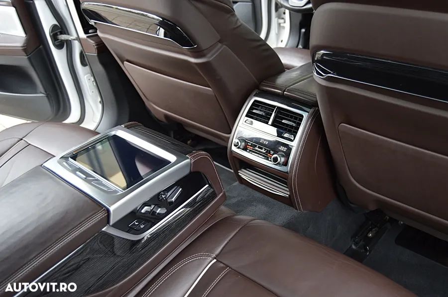 BMW Seria 7 - 31