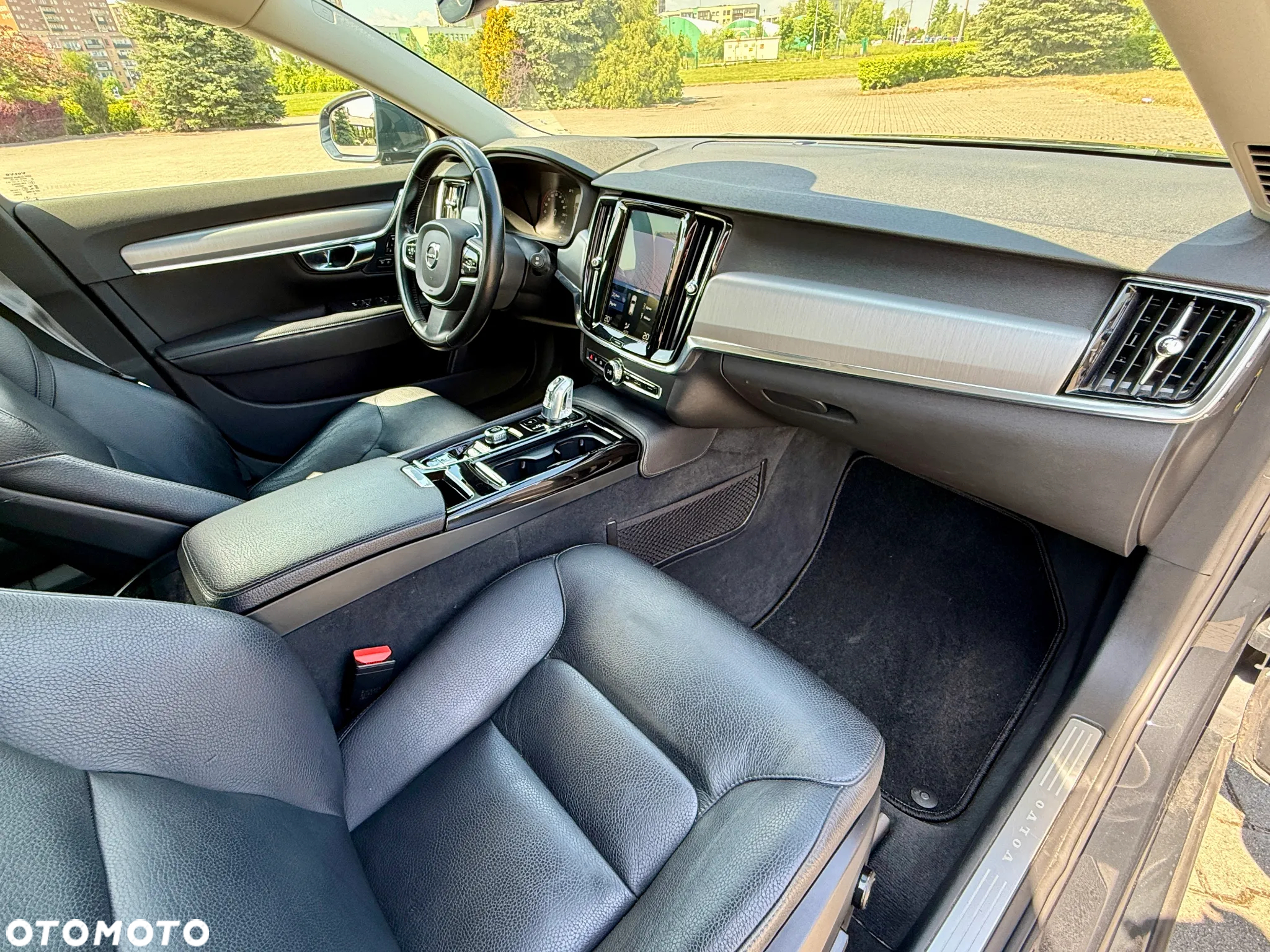 Volvo V90 T8 AWD Plug-In Hybrid Momentum Pro - 18