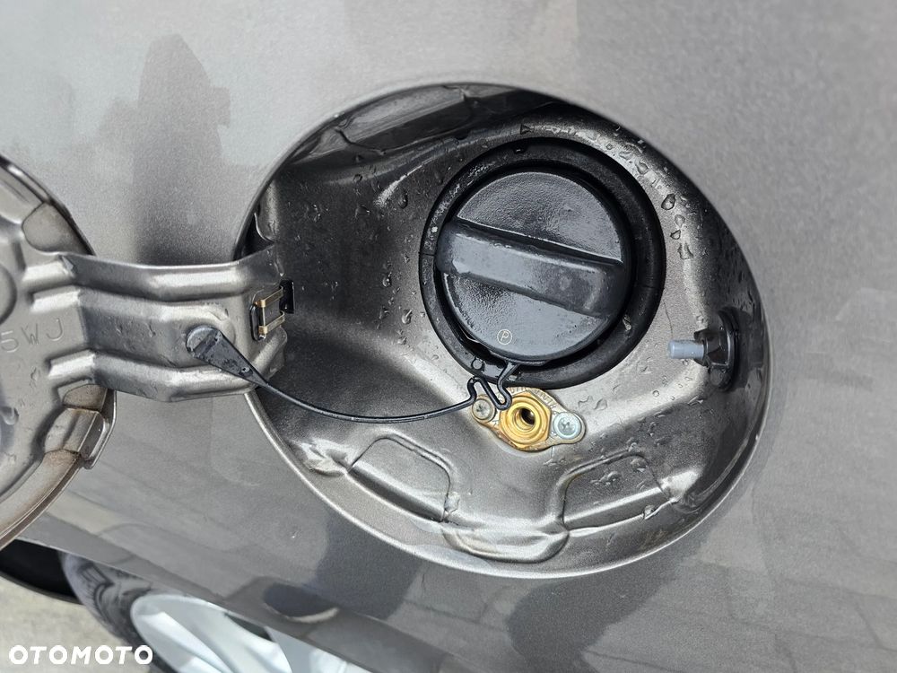 Toyota Auris Hybrid 135 Premium - 26