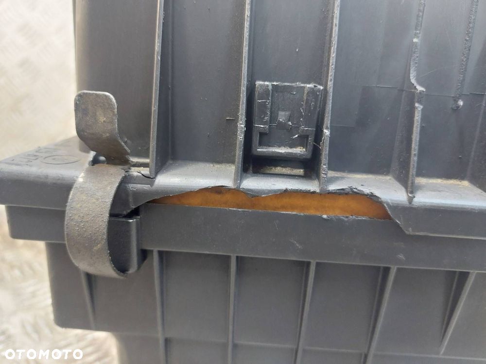 OBUDOWA FILTRA POWIETRZA OPEL VECTRA B 2.2 16V 9129072 - 2