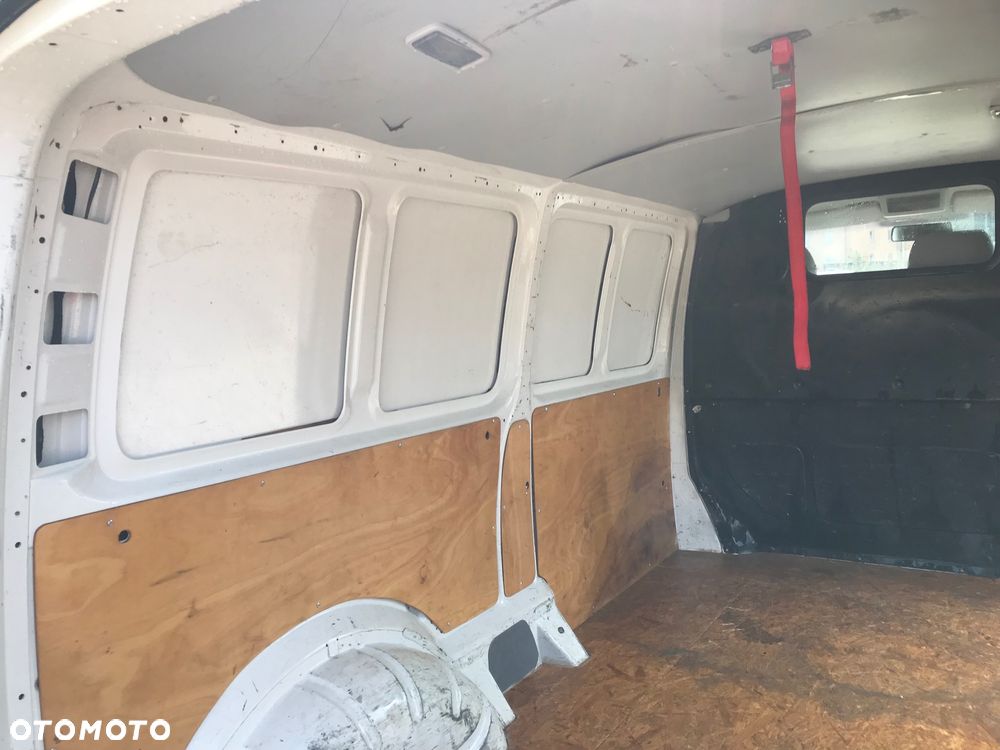 Volkswagen Transporter - 13