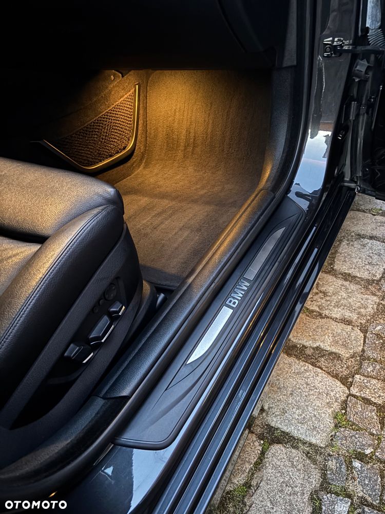 BMW Seria 5 525d xDrive Modern Line - 23
