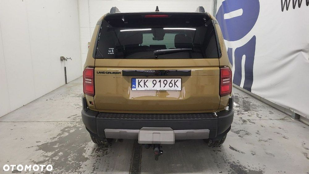 Toyota Land Cruiser - 7
