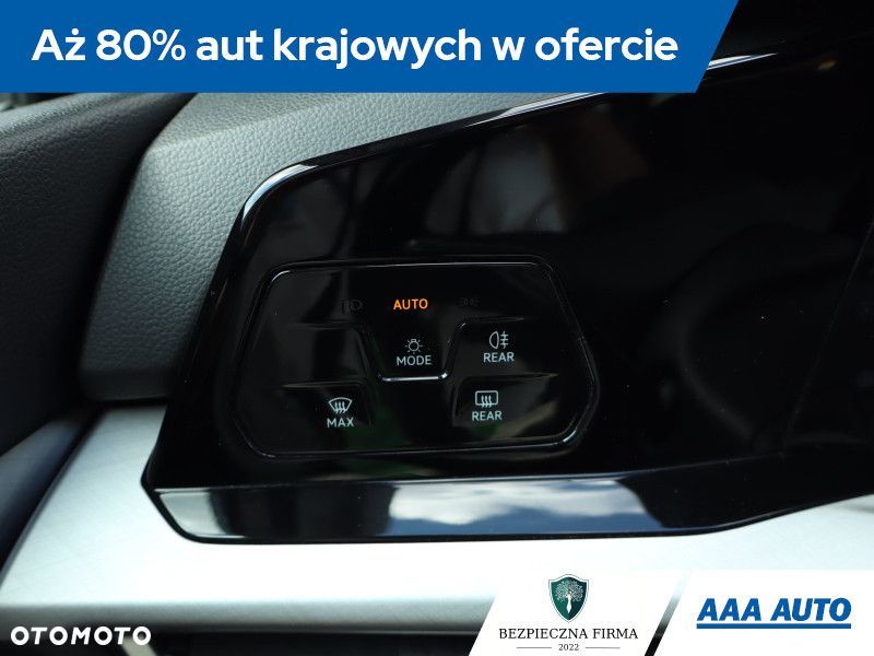 Volkswagen Golf - 22