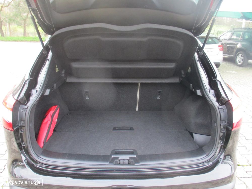 Nissan Qashqai 1.6 dCi Tekna Premium S Alcantara - 27
