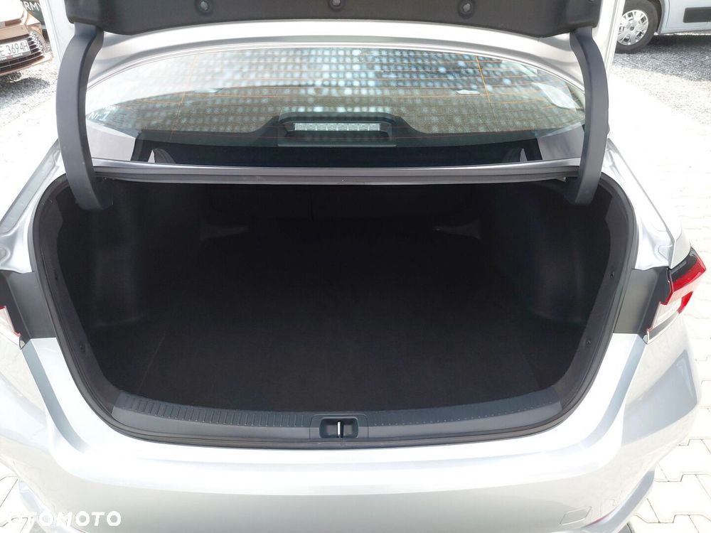 Toyota Corolla 1.8 Hybrid Comfort - 13