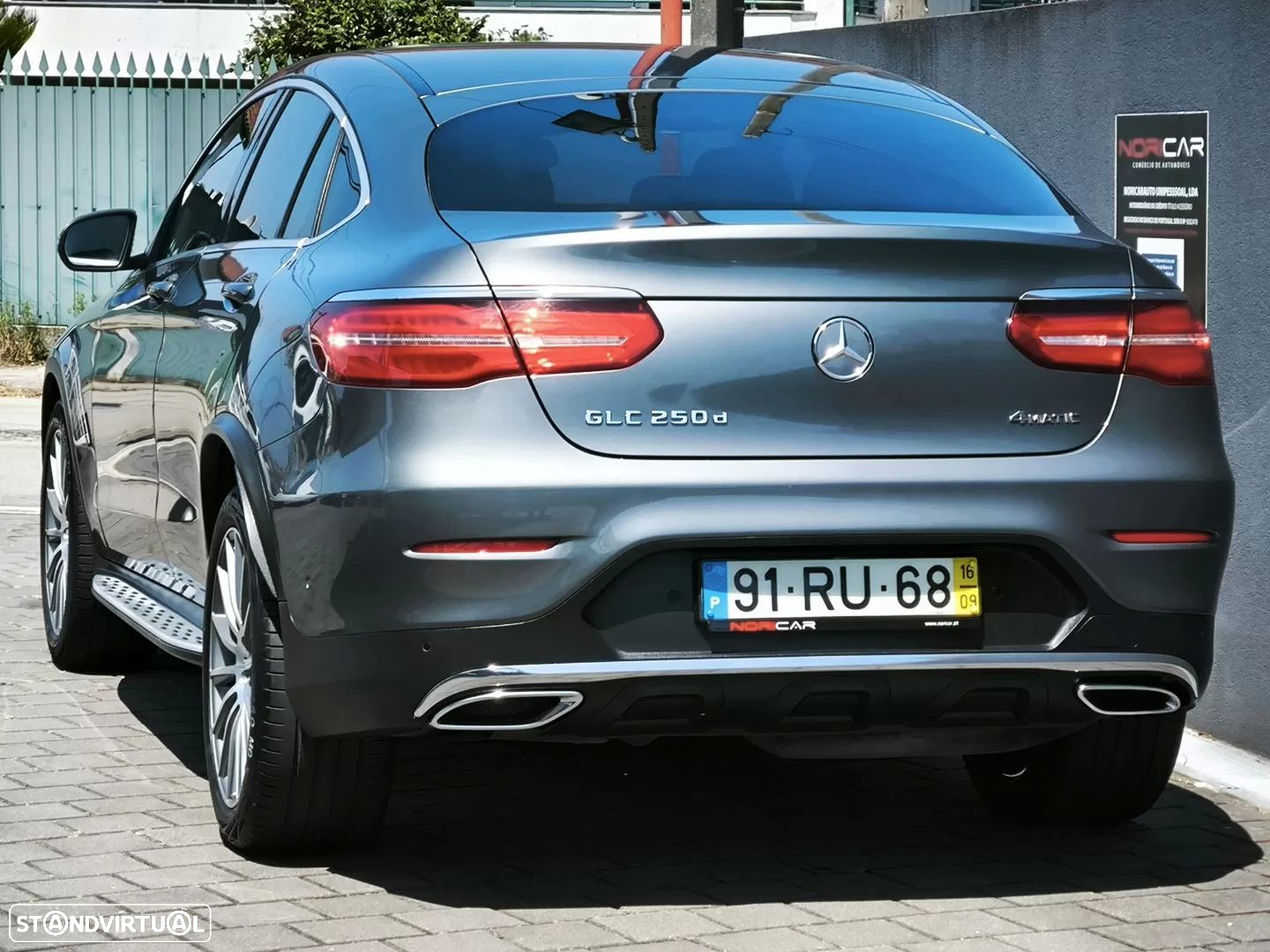 Mercedes-Benz GLC 250 d Coupé AMG Line 4-Matic - 3