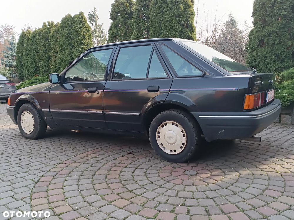 Ford Escort - 6
