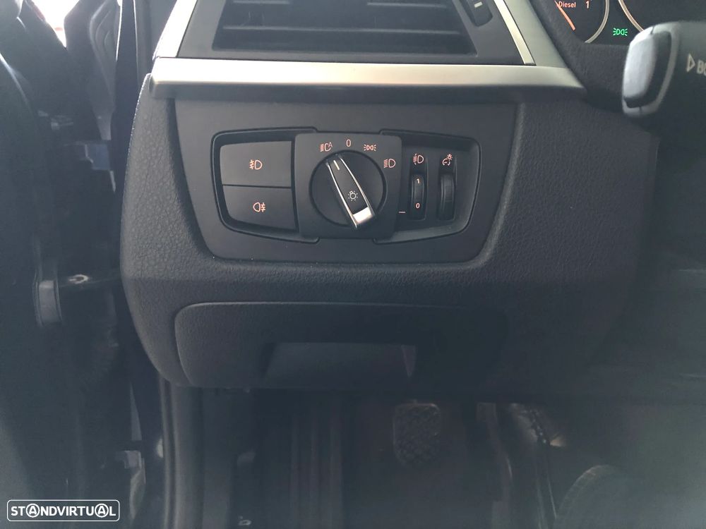BMW 320 d EfficientDynamics Line Modern - 19