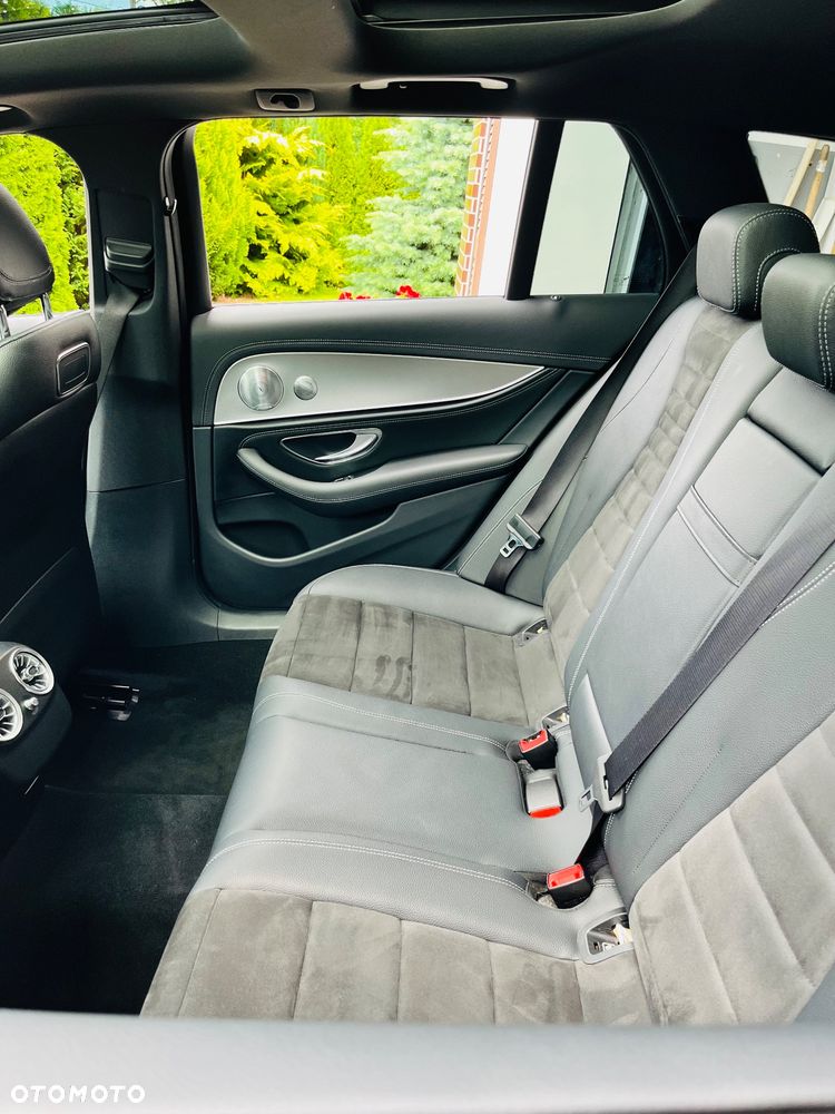 Mercedes-Benz Klasa E 220 d 9G-TRONIC - 26