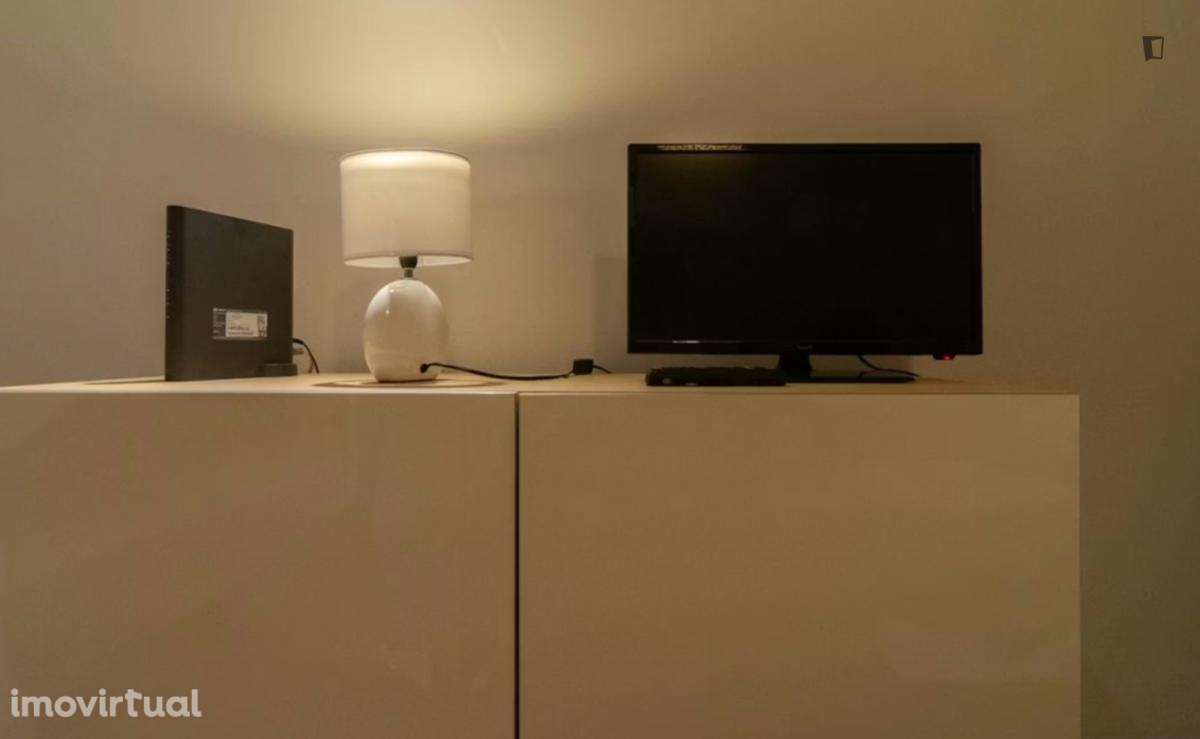 Quarto - localizado em Paranhos Porto - Grande imagem: 3/10