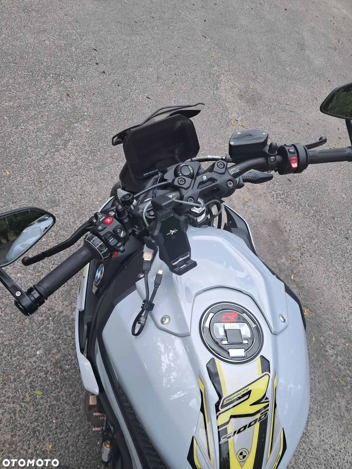 BMW S - 5