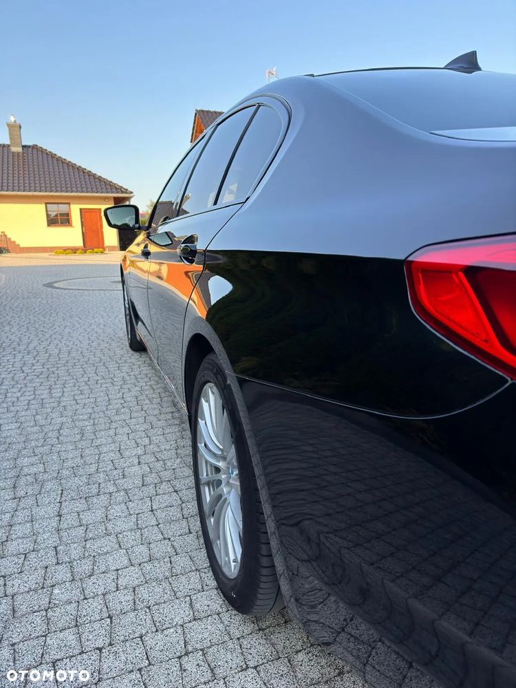 BMW Seria 5 530d xDrive Luxury Line sport - 10