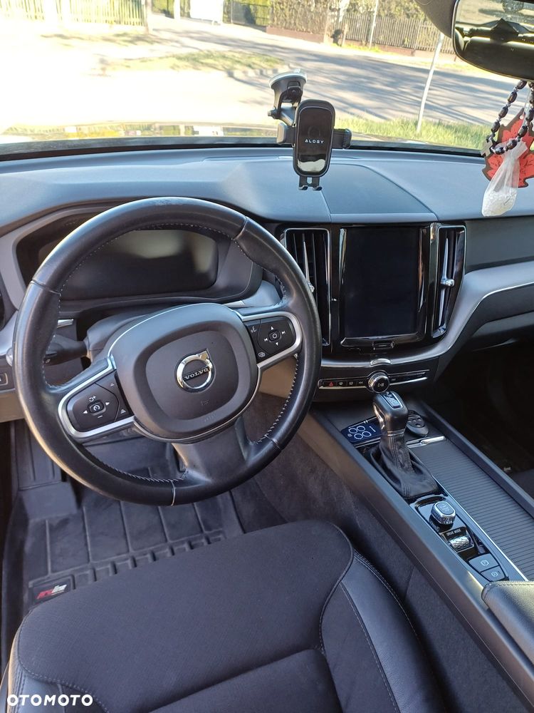 Volvo XC 60 D4 Geartronic Momentum Pro - 8