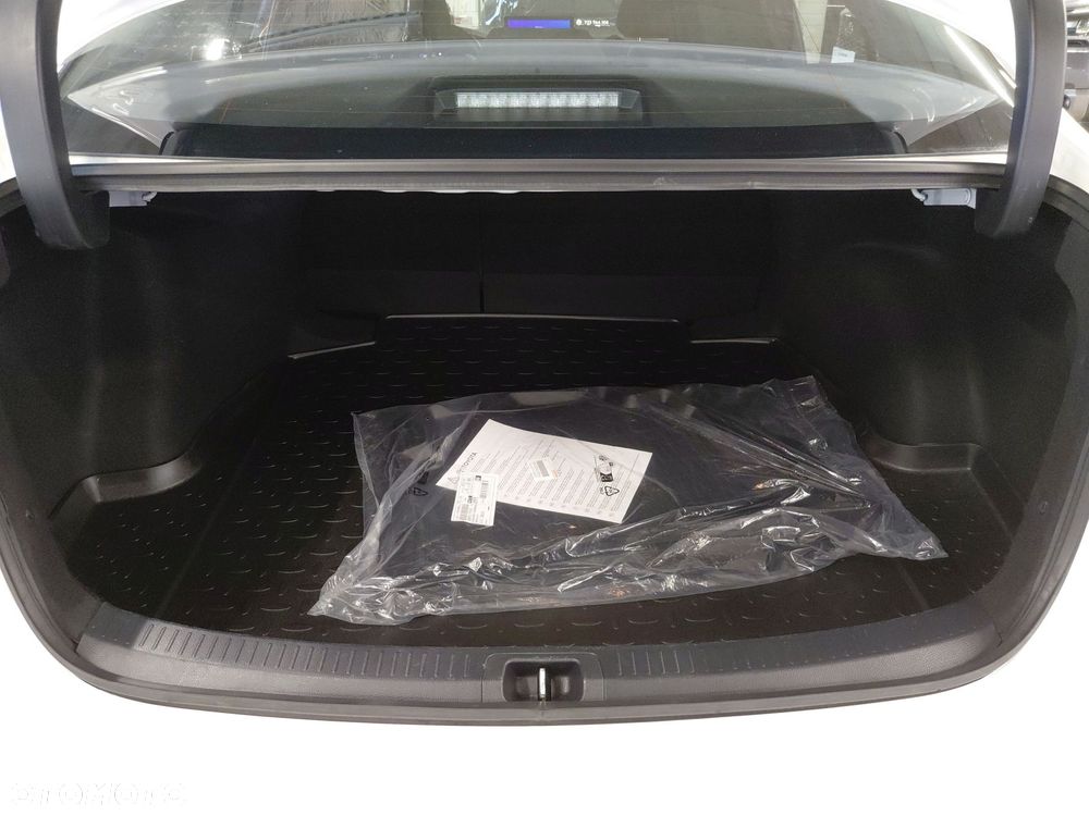 Toyota Corolla 1.8 Hybrid Comfort - 13