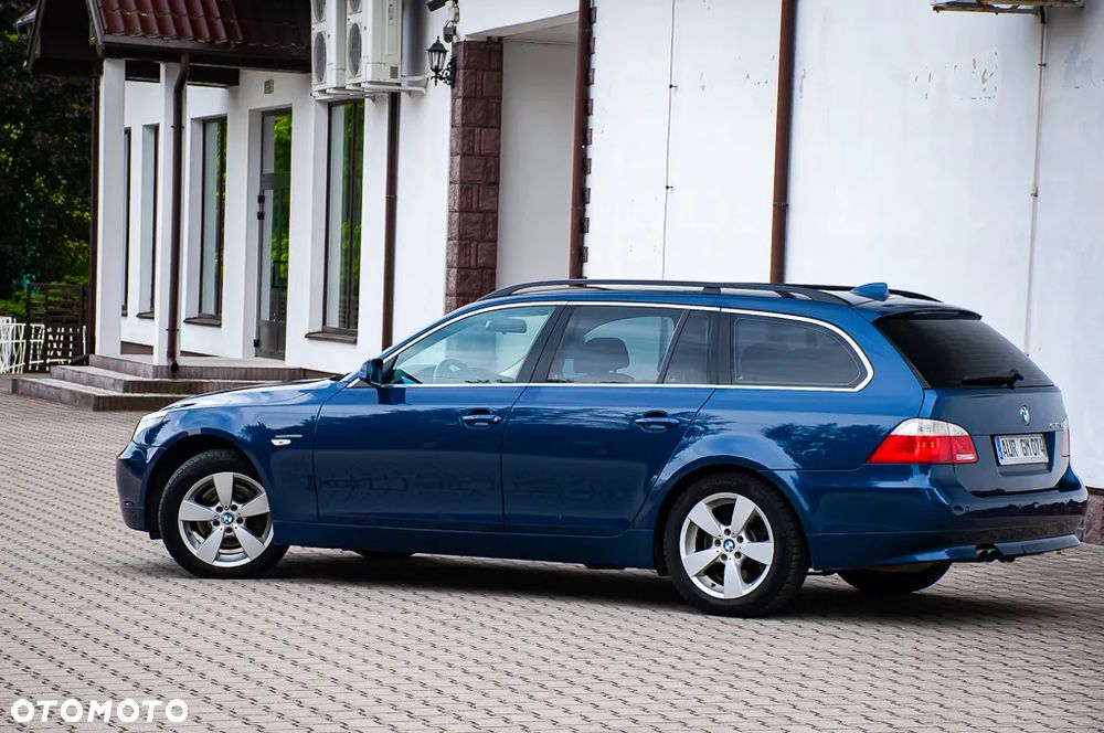 BMW Seria 5 530xi Touring - 11