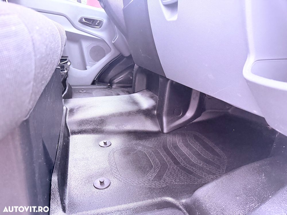 Ford Transit - 32