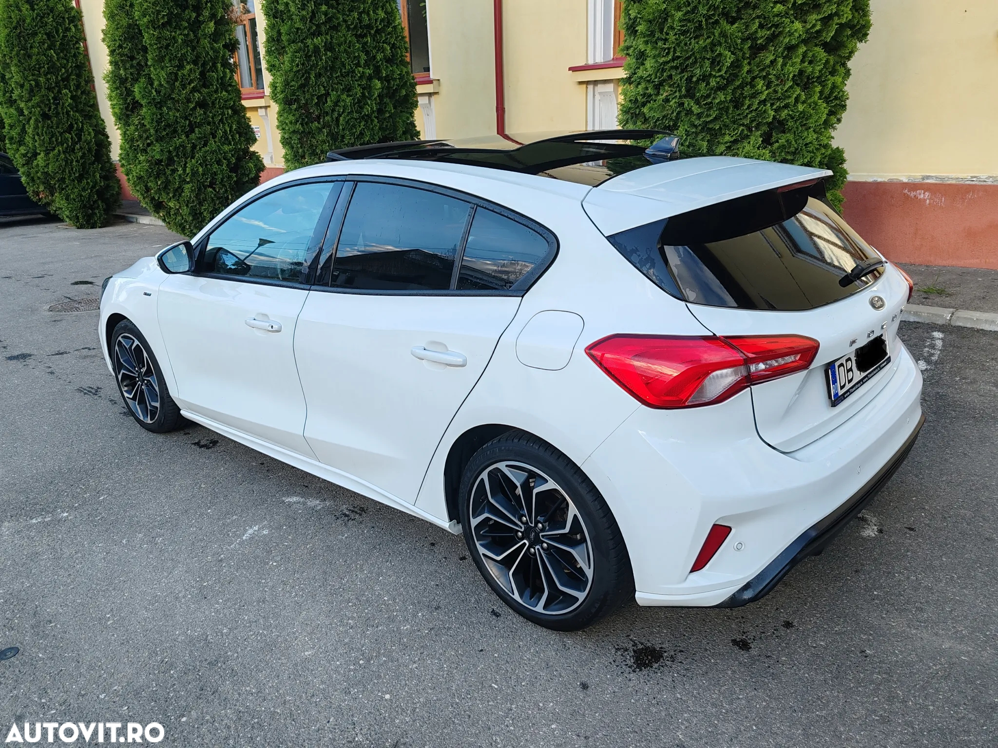 Ford Focus 1.0 EcoBoost Start-Stopp-System ST-LINE - 2