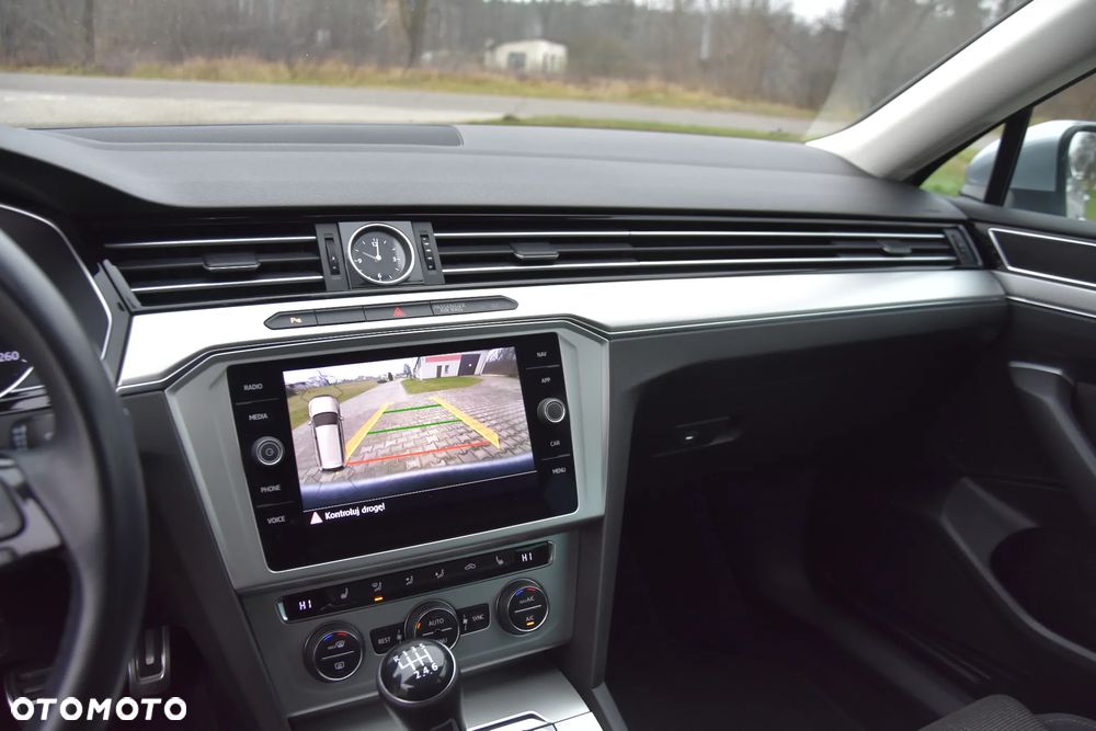 Volkswagen Passat - 29