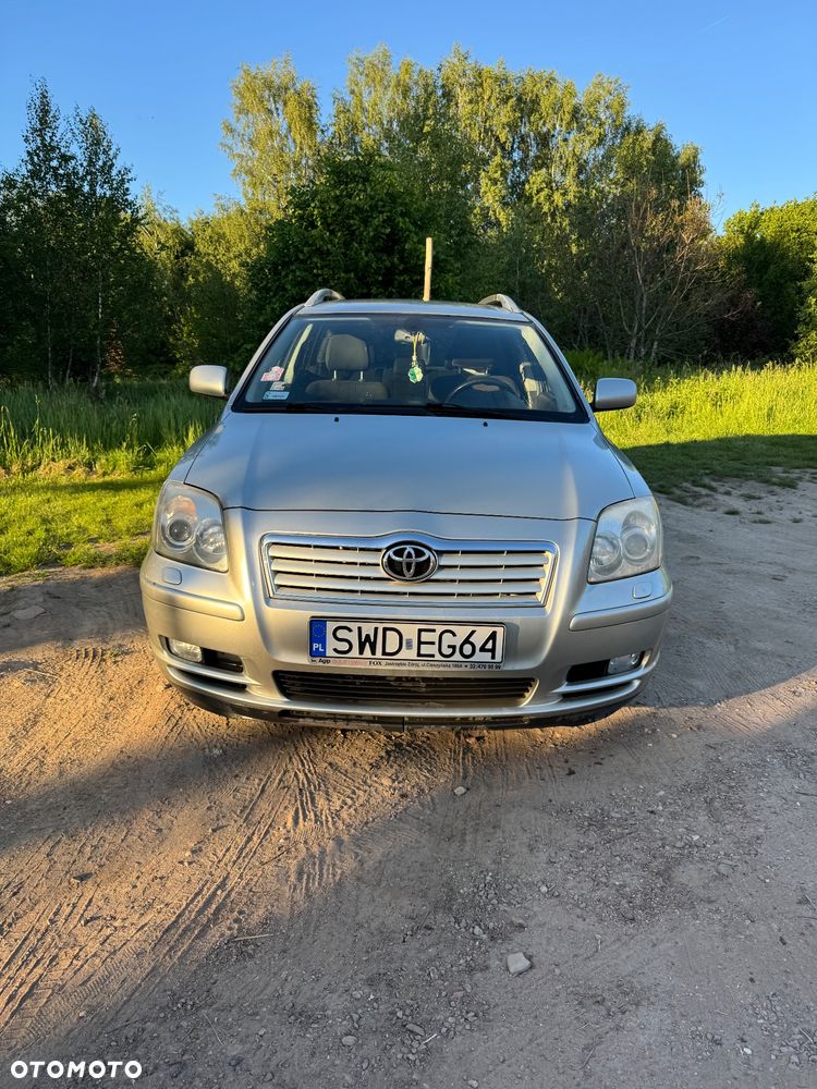 Toyota Avensis 2.0 D-4D Luna - 1