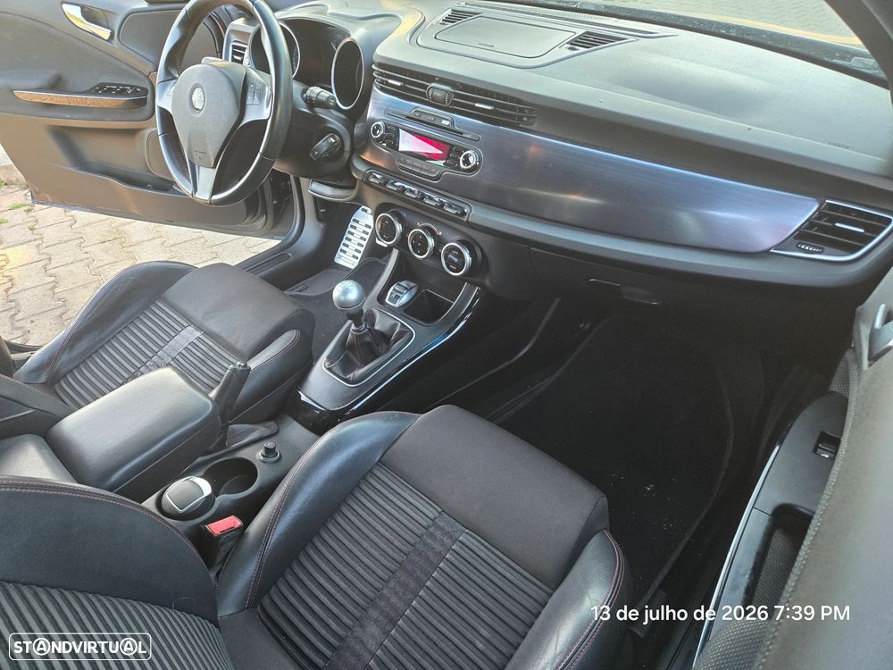 Alfa Romeo Giulietta 1.6 JTDM Distinctive - 6